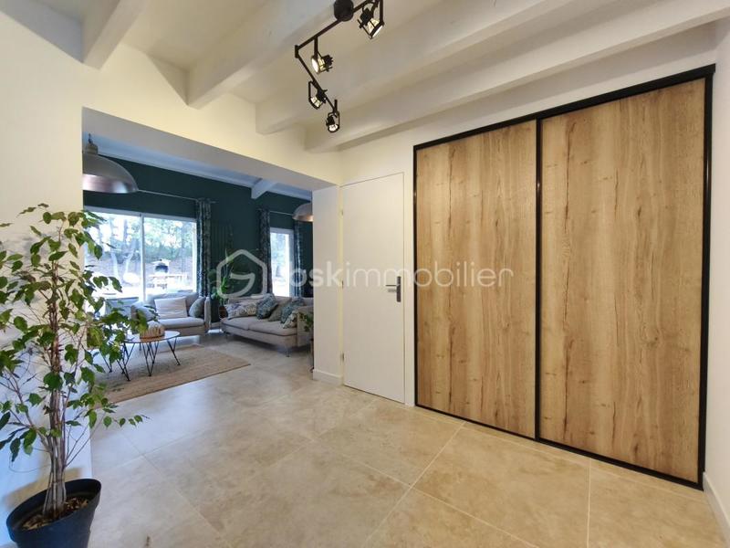 Maison - 250 m² - 8 pièces