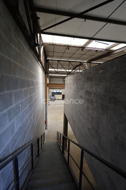 Local d'activité / Entrepôt - 577 m² - 1 pièce