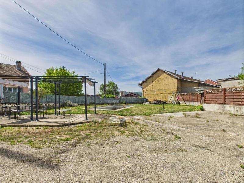 Maison - 197 m² - 8 pièces