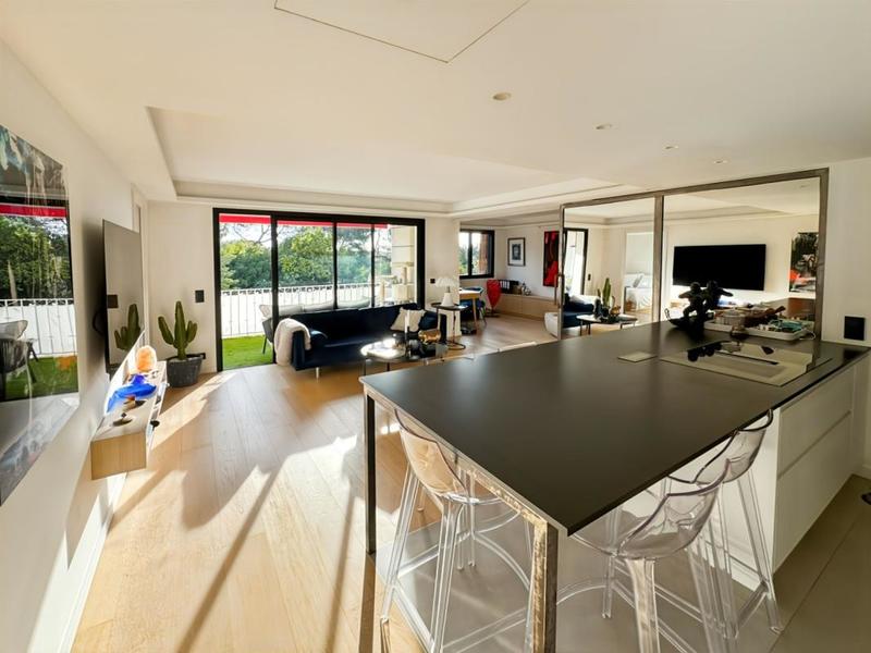 Appartement - 81 m² - 5 pièces