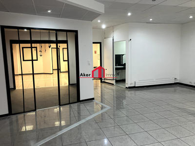 Local commercial - 105 m²