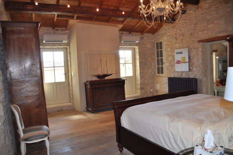 Maison en pierre - 300 m² - 8 pièces