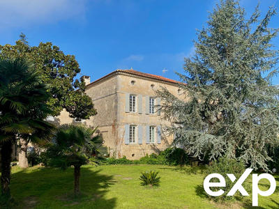 Maison - 594 m² - 15 pièces