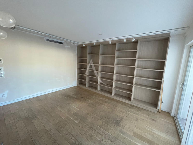 Appartement - 143 m² - 6 pièces