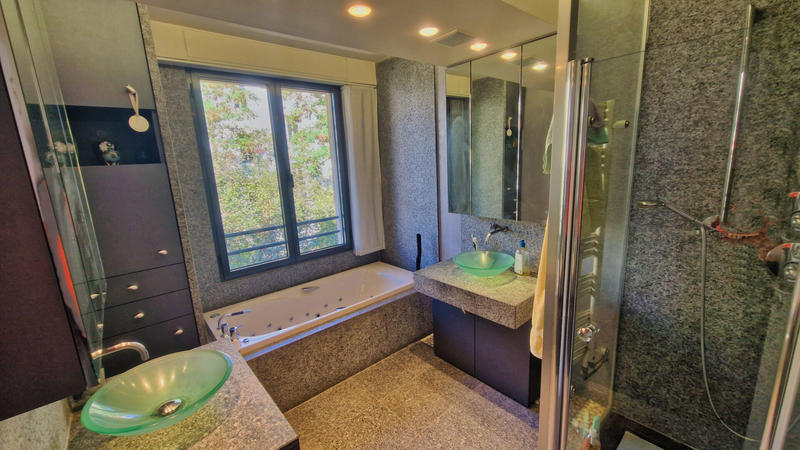 Appartement - 121 m² - 4 pièces