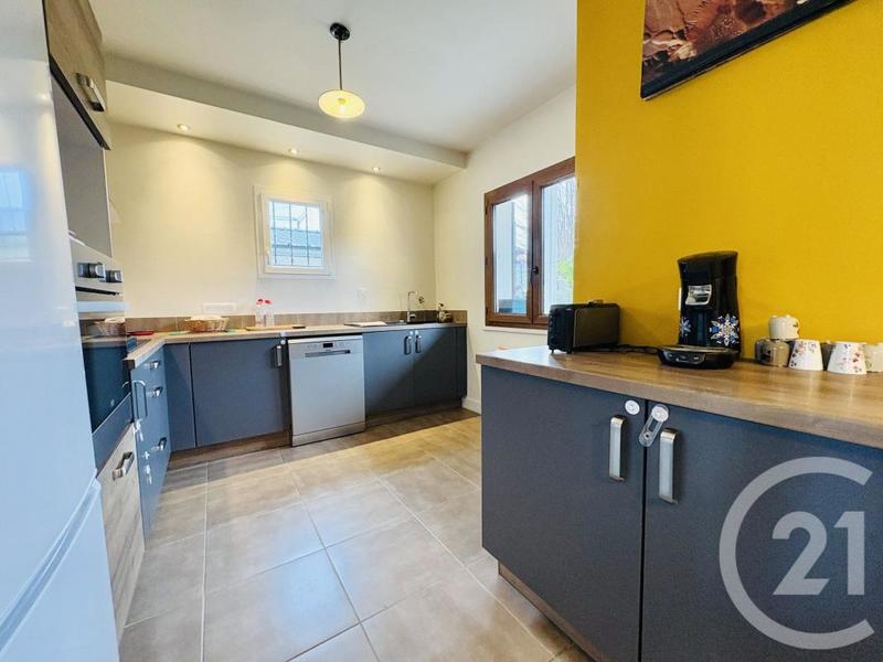 Maison - 96 m² - 5 pièces