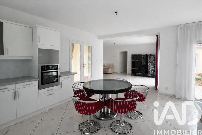 Maison - 254 m² - 11 pièces