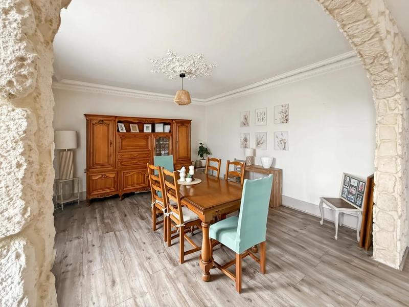 Maison de maîtres - 134 m² - 5 pièces