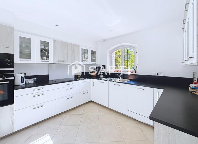 Maison - 145 m² - 5 pièces