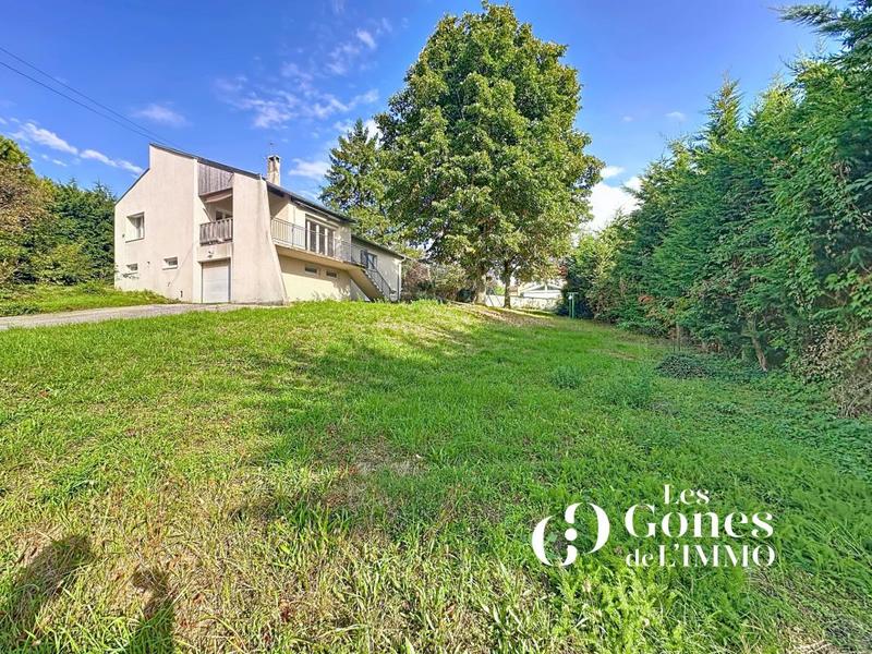 Maison - 235 m² - 8 pièces