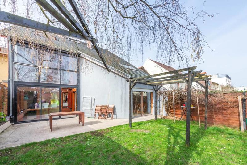 Maison de bois - 220 m² - 8 pièces