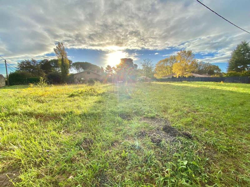 Terrain constructible - 764 m²