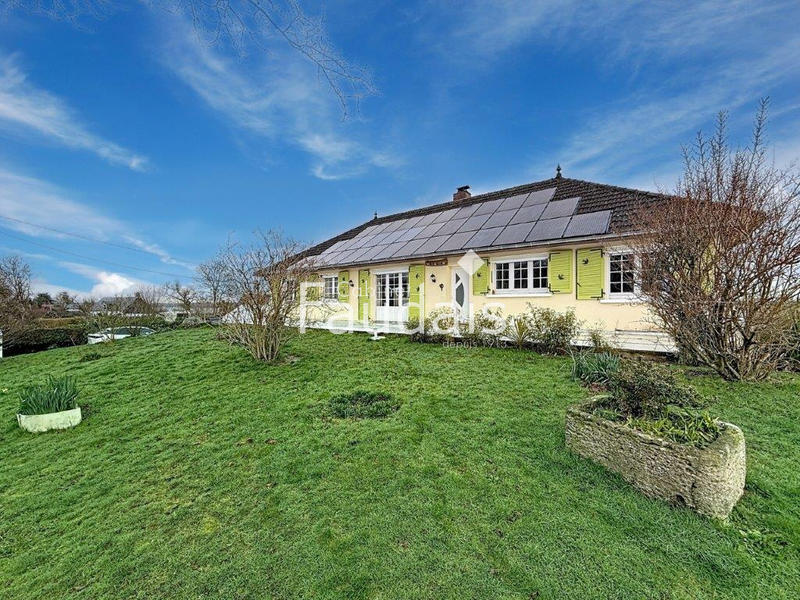 Maison - 135 m² - 9 pièces