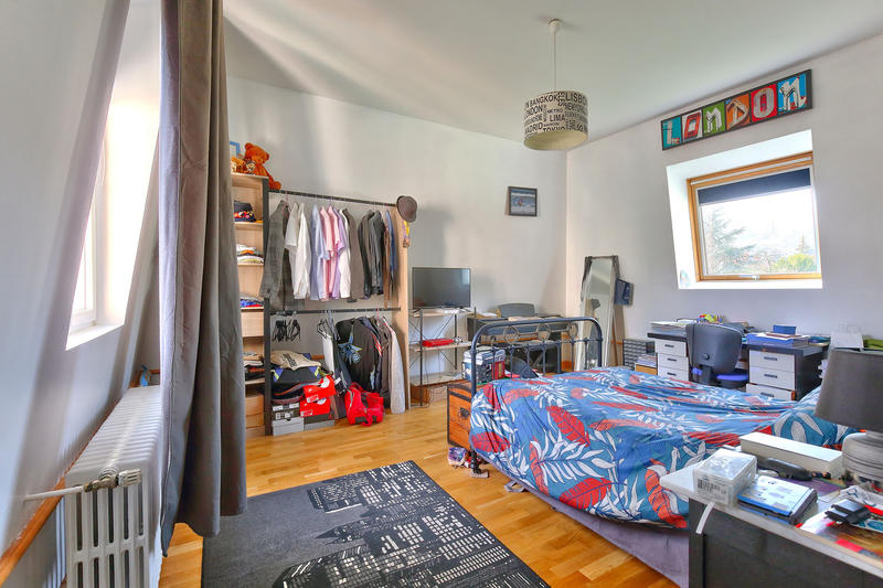 Propriété - 260 m² - 13 pièces