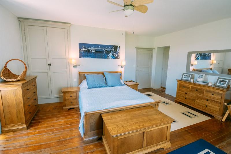 Maison - 370 m² - 9 pièces