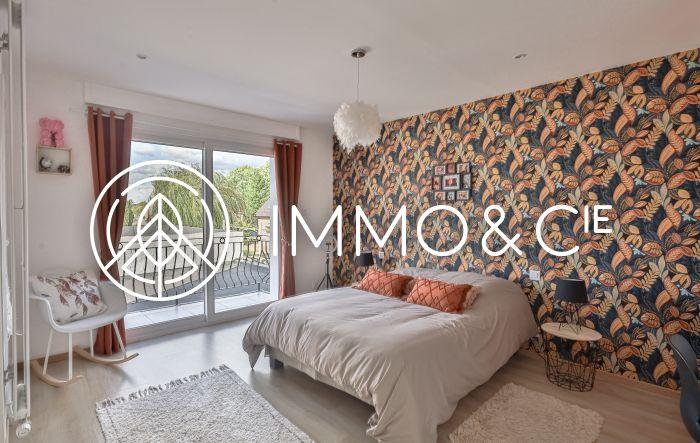 Maison - 202 m² - 6 pièces