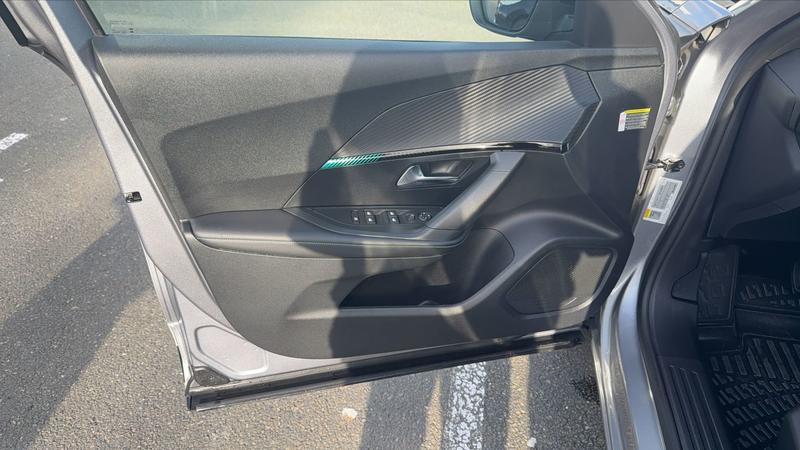 Peugeot 2008 1.5 BlueHDi 130 Eat8 Allure Pack