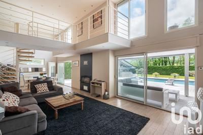 Maison - 249 m² - 6 pièces