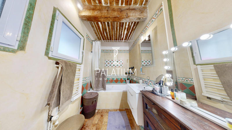 Maison - 316 m² - 9 pièces