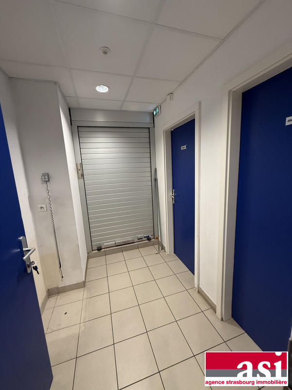 Local commercial - 134 m² - 4 pièces