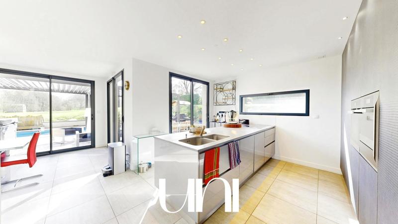 Maison - 157 m² - 4 pièces