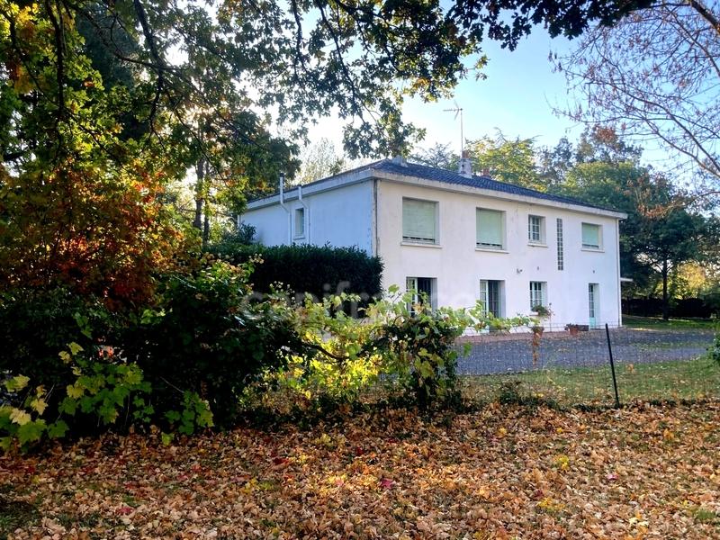 Maison - 120 m² - 10 pièces