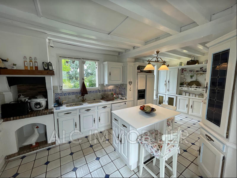 Propriété - 174 m² - 7 pièces