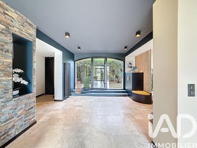 Maison - 276 m² - 8 pièces