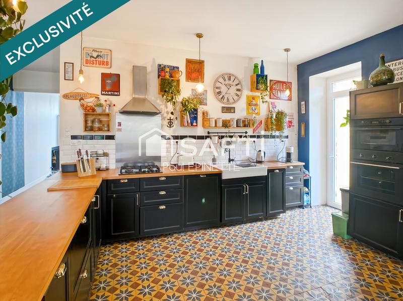 Maison - 200 m² - 7 pièces