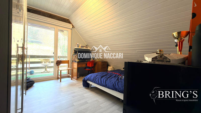 Maison - 200 m² - 7 pièces