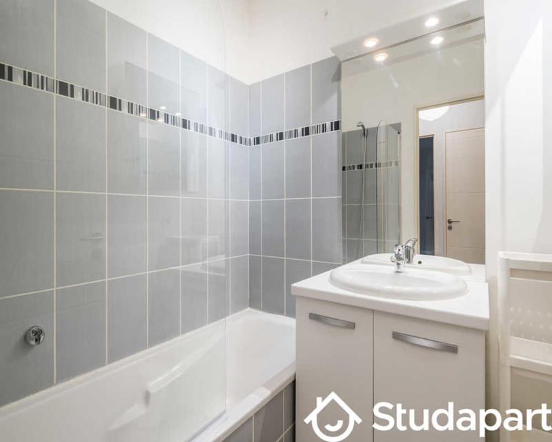 Chambre - 70 m² - 1 pièce