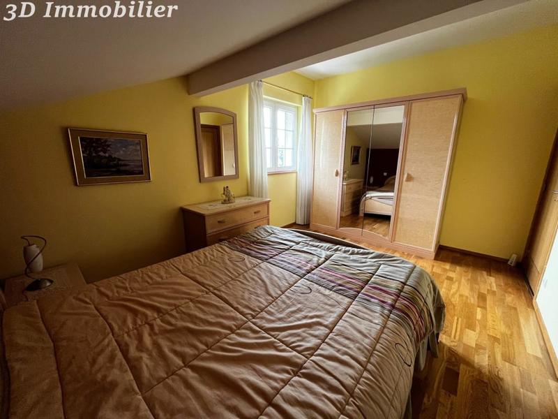 Maison - 255 m² - 7 pièces