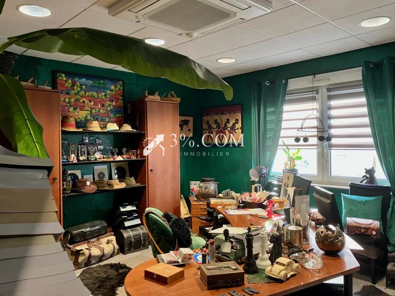 Maison - 225 m² - 8 pièces