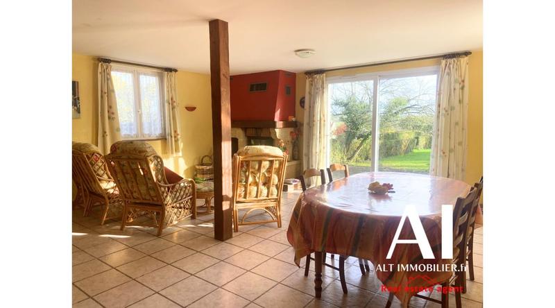 Maison traditionnelle - 95 m² - 4 pièces