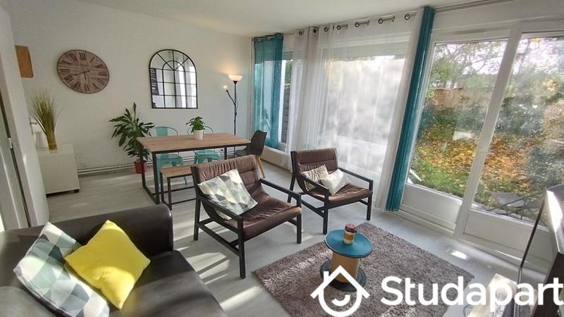 Chambre - 11 m² - 1 pièce