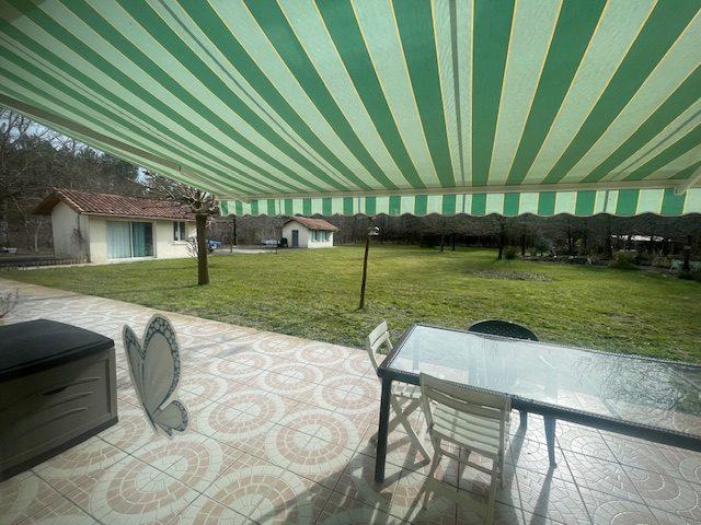 Maison - 97 m² - 5 pièces