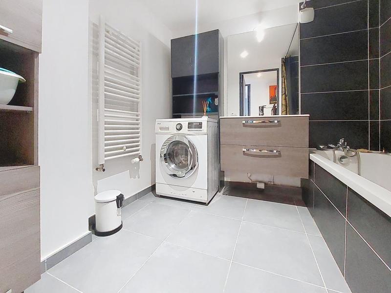 Appartement - 77 m² - 3 pièces