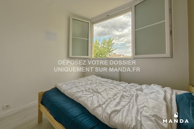 Chambre - 9 m² - 5 pièces