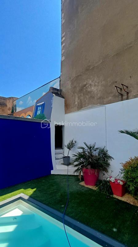 Demeure - 300 m² - 10 pièces