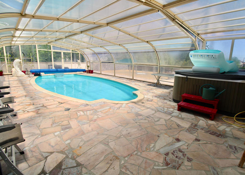 Maison - 210 m² - 7 pièces