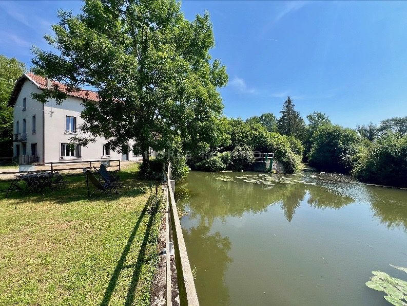 Maison - 900 m² - 25 pièces