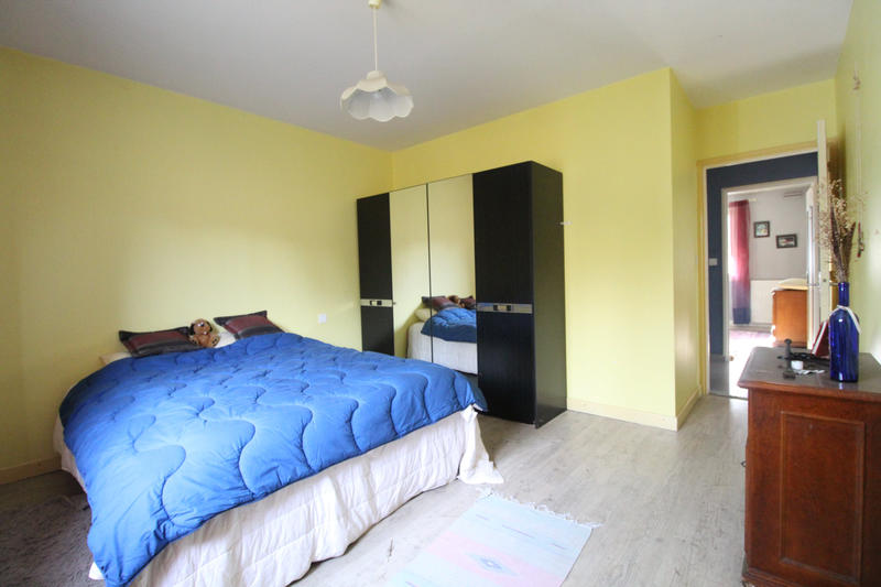 Maison - 180 m² - 7 pièces