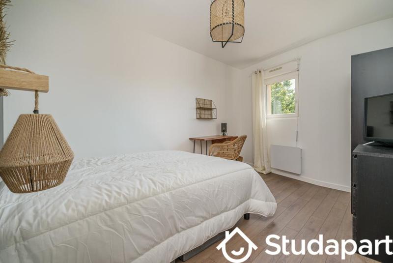 Chambre - 10 m² - 1 pièce