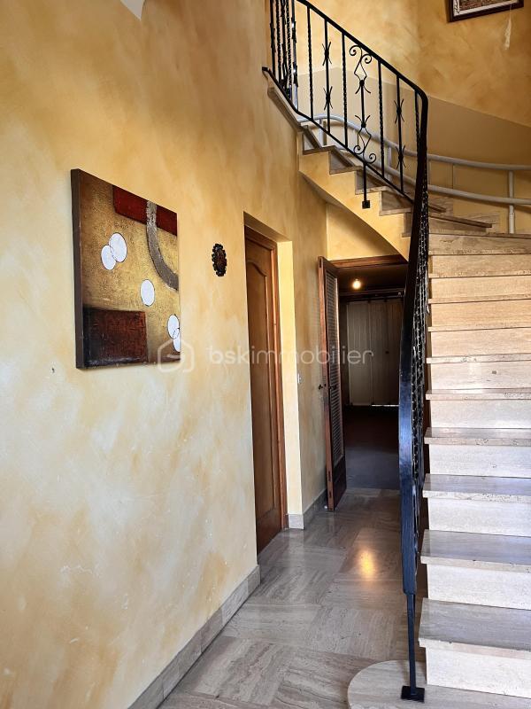 Villa - 188 m² - 8 pièces