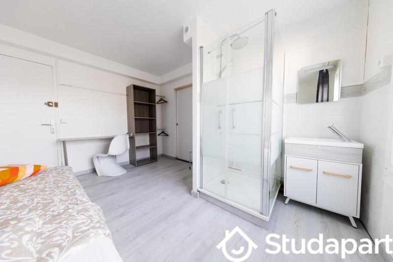 Chambre - 14 m² - 1 pièce