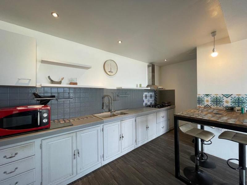 Maison - 202 m² - 7 pièces