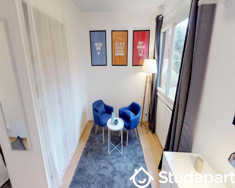 Chambre - 90 m² - 1 pièce