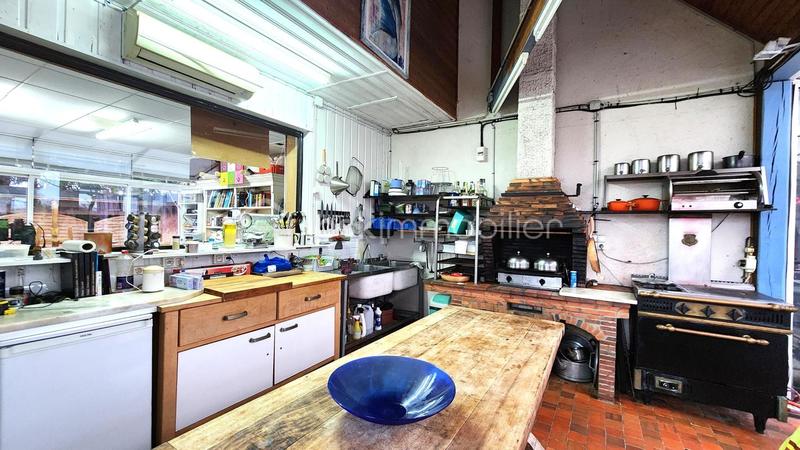 Propriété - 190 m² - 6 pièces