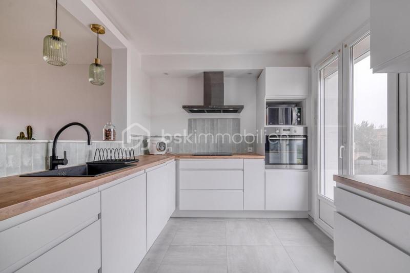 Maison - 94 m² - 5 pièces