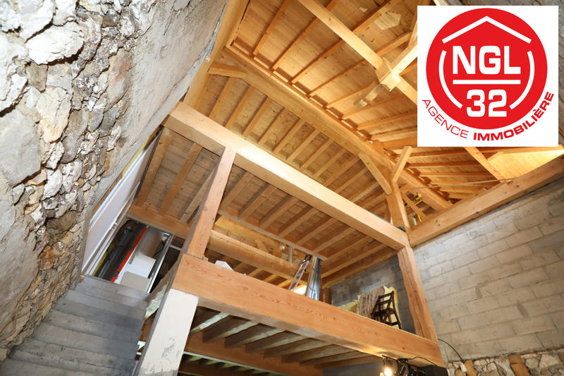 Maison - 250 m² - 10 pièces